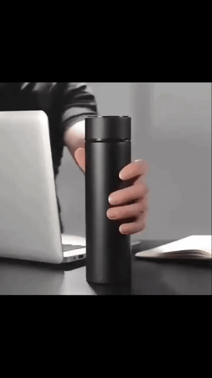 ⚡ كوب ذكي بشاشة عرض LED – جاهزية الترطيب بدرجة الحرارة في لمحة